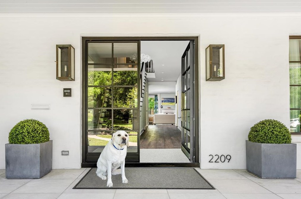 2209 Pine Valley Dr, Houston TX  77019-3510 exterior