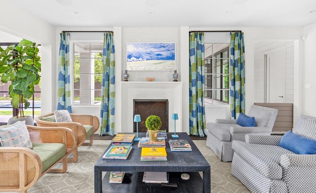 2209 Pine Valley Dr, Houston TX  77019-3510 exterior