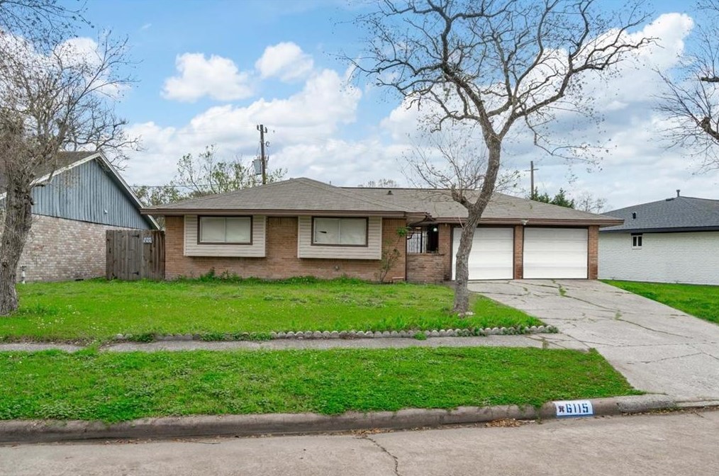 6115 Sheringham St, Houston, TX 77085-3240