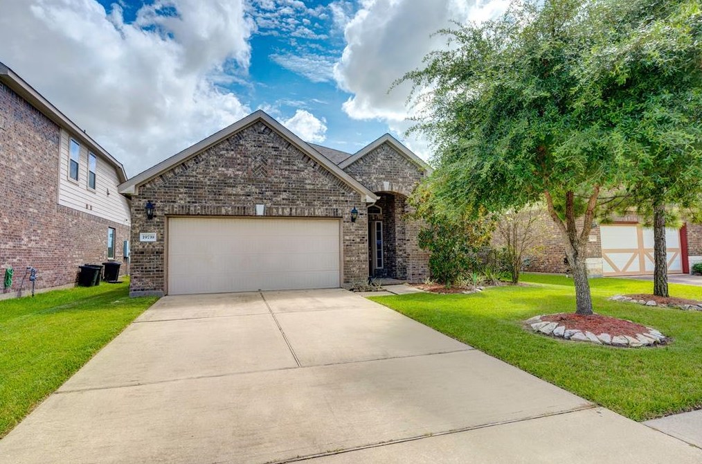 19739 Amber Village Ln, Richmond, TX 77407
