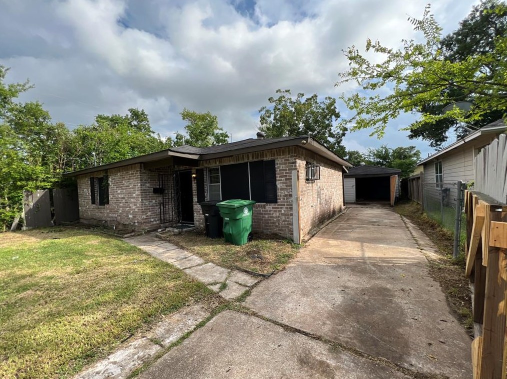 3562 Noah St, Houston, TX 77021