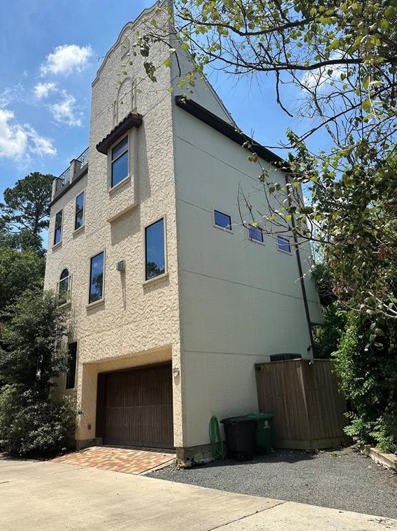 1827 W 24th St, Houston, TX 77008