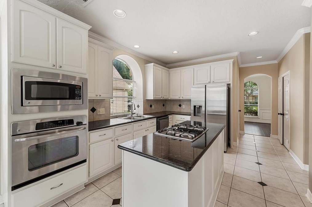 1506 Darnley Ln, Houston, TX 77077