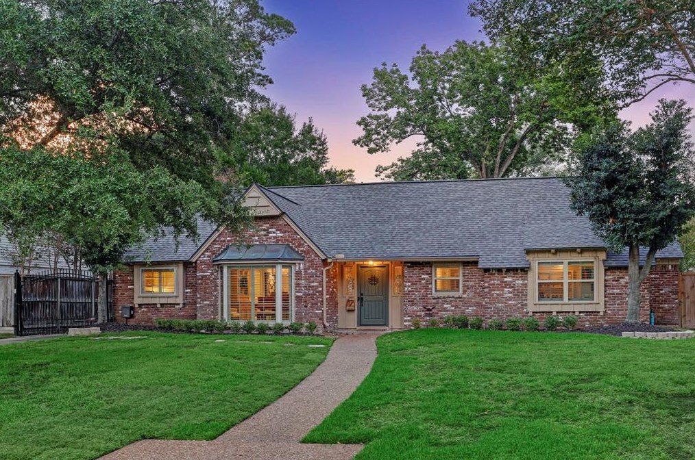 722 Electra Dr, Houston, TX 77079-3703
