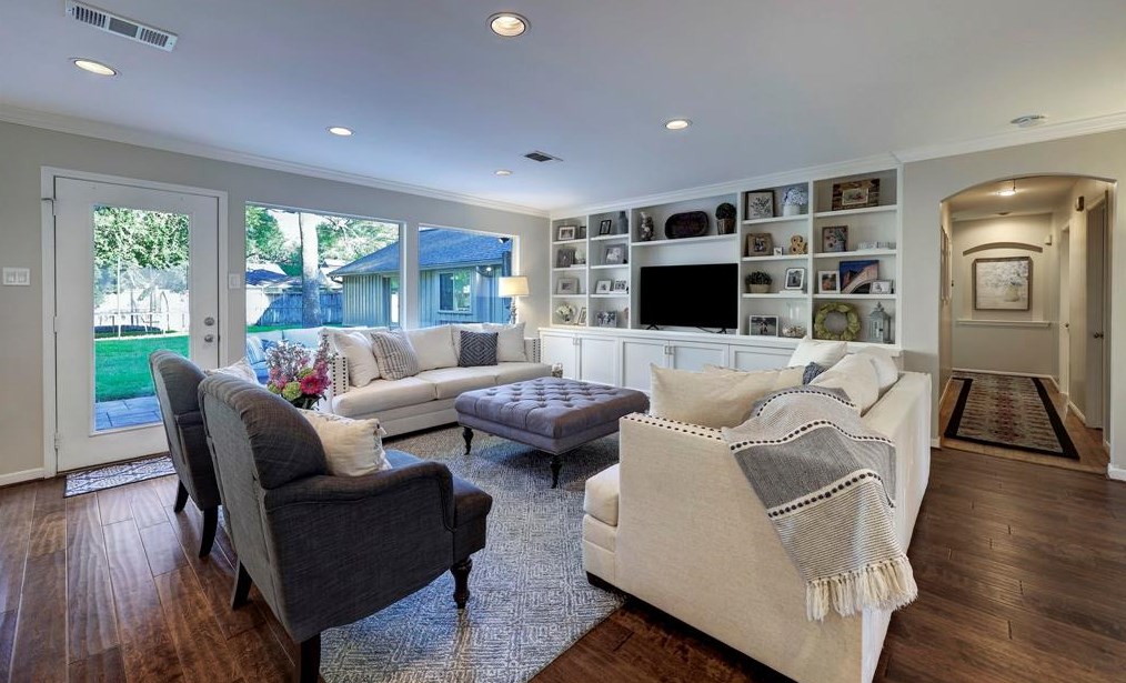 722 Electra Dr, Houston TX  77079-3703 exterior