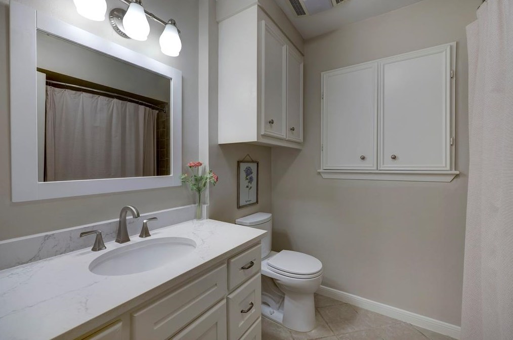 722 Electra Dr, Houston TX  77024-4747 exterior