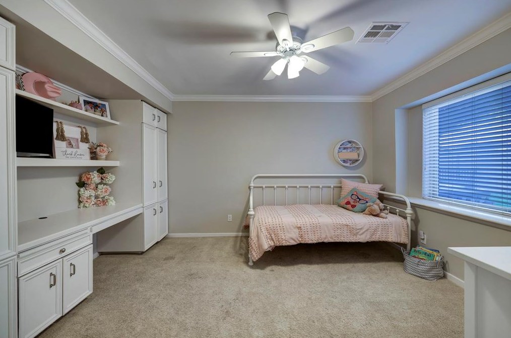 722 Electra Dr, Houston TX  77024-4747 exterior