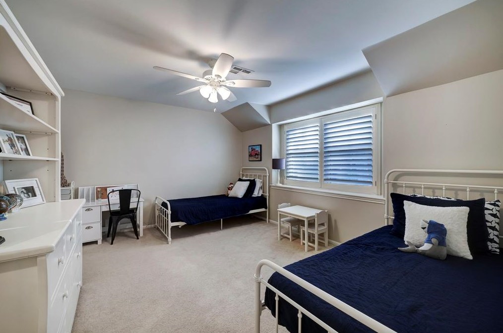 722 Electra Dr, Houston TX  77024-4747 exterior