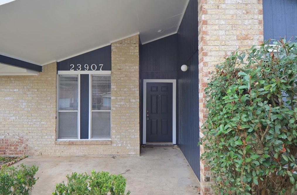 23907 Spring Briar Ln, Spring TX  77373-5847 exterior