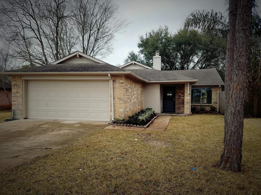 3215 Sam Houston Dr, Sugar Land, TX 77479