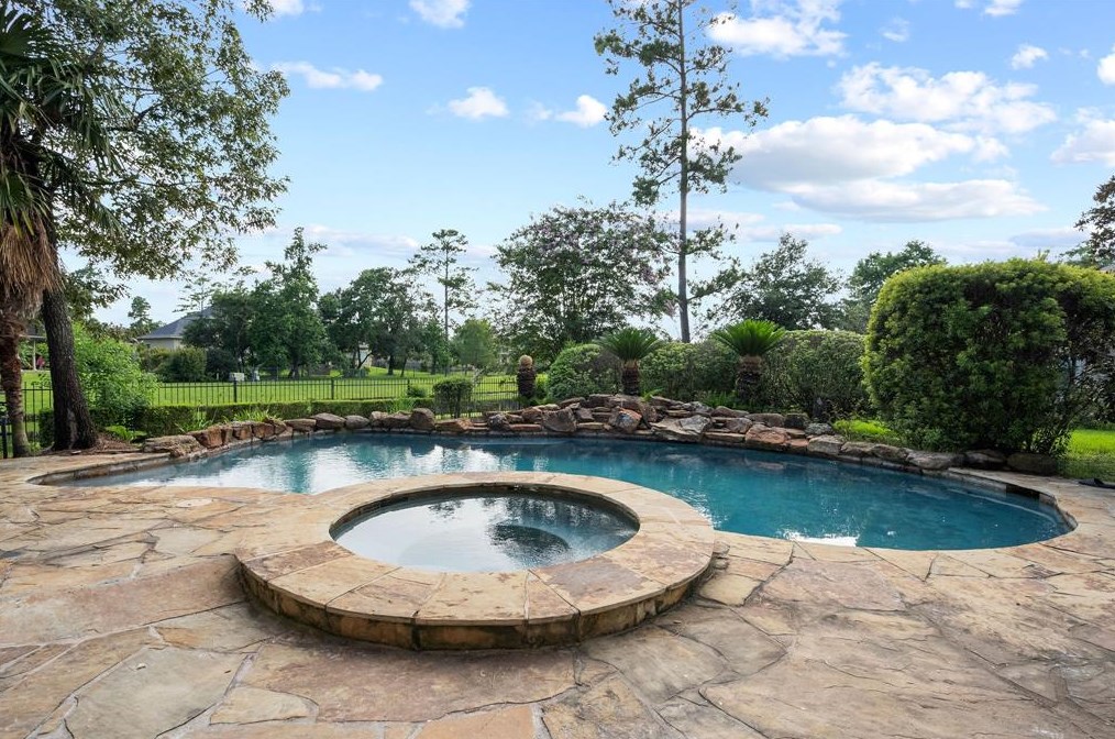 8114 Hideaway Lake Cir, Spring, TX 77389