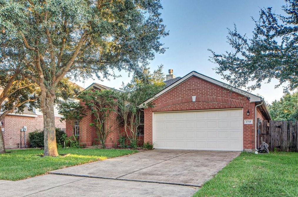 1710 Winding Hollow Dr, Katy, TX 77450-5129