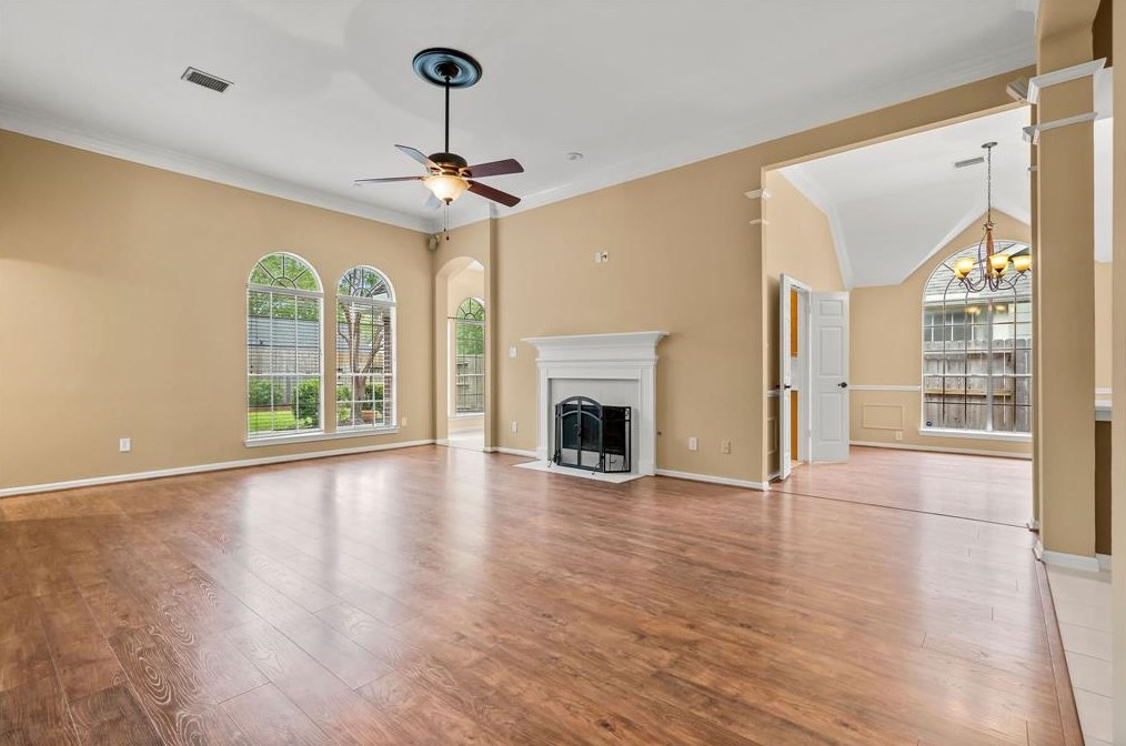 702 Knoll Forest Dr, Sugar Land TX  77479-6079 exterior