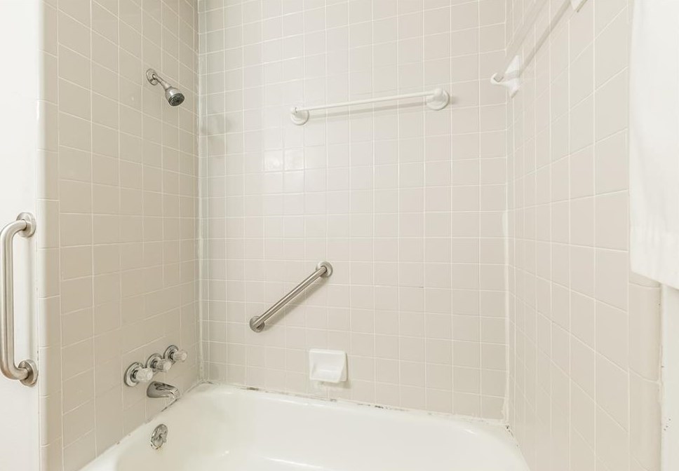 7833 Bonaire St, Houston TX  77028-5211 exterior