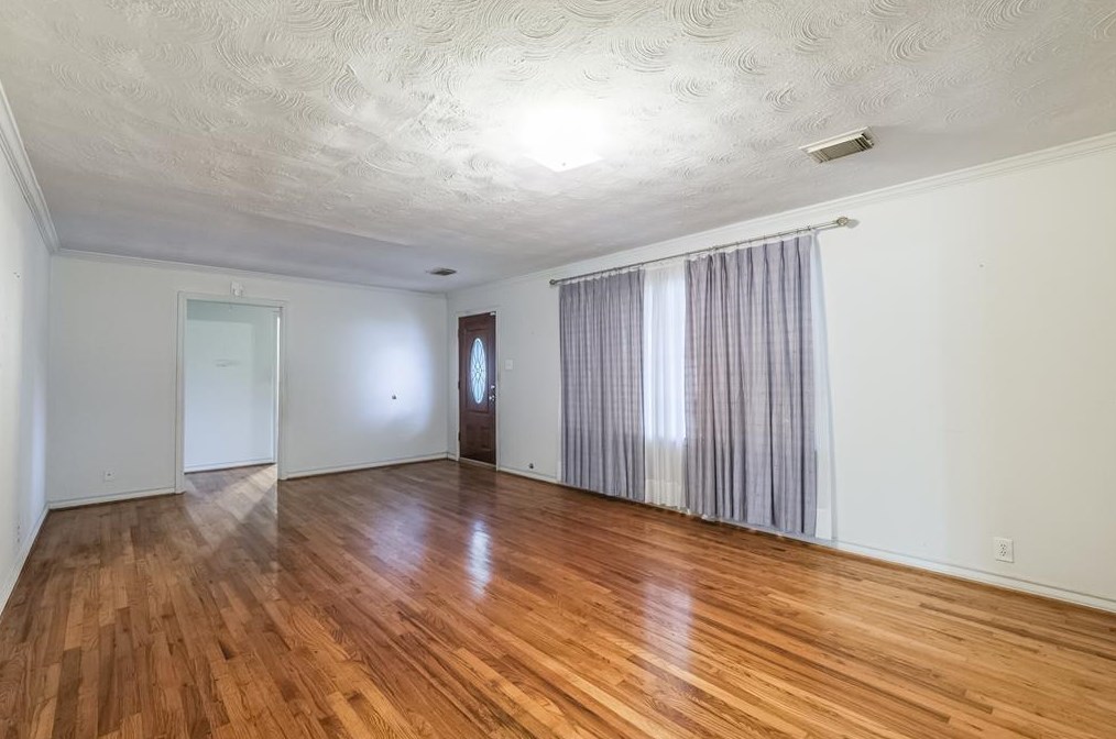 7833 Bonaire St, Houston TX  77028-5211 exterior