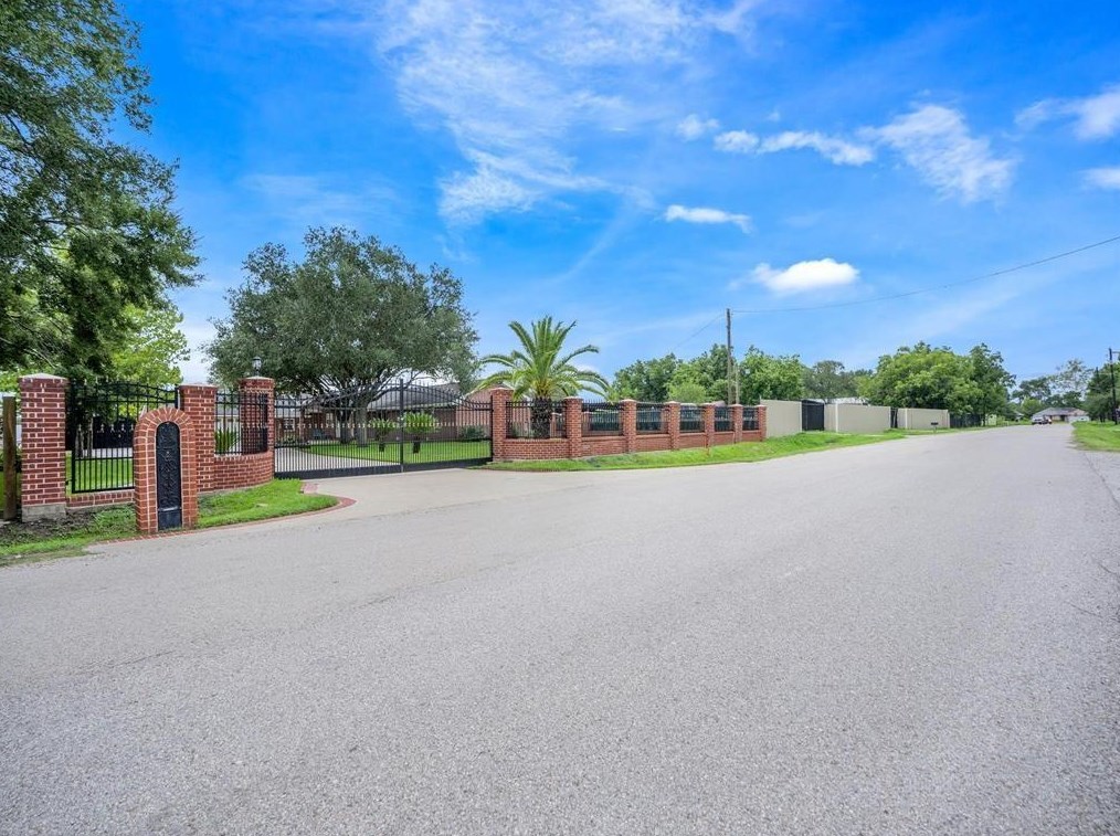 13117 Player, Houston TX  77045-3105 exterior