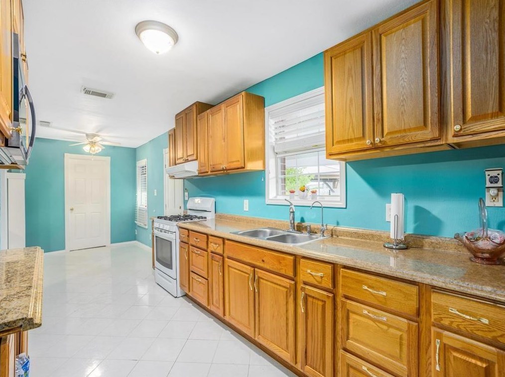 13117 Player, Houston TX  77045-3105 exterior