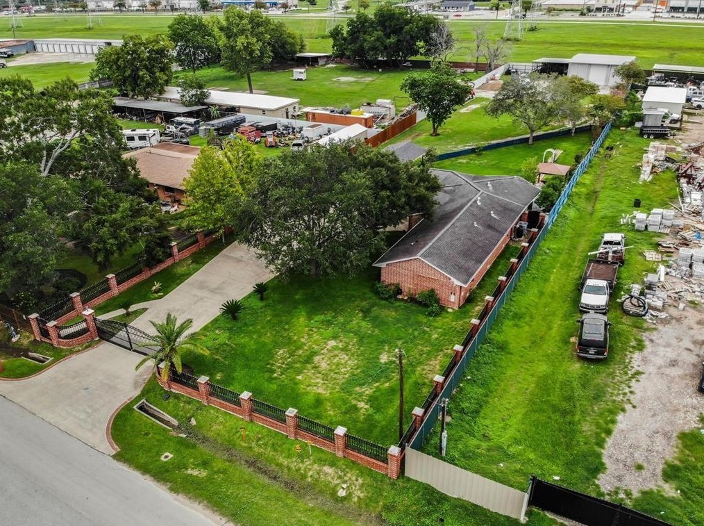 13117 Player, Houston TX  77045-3105 exterior