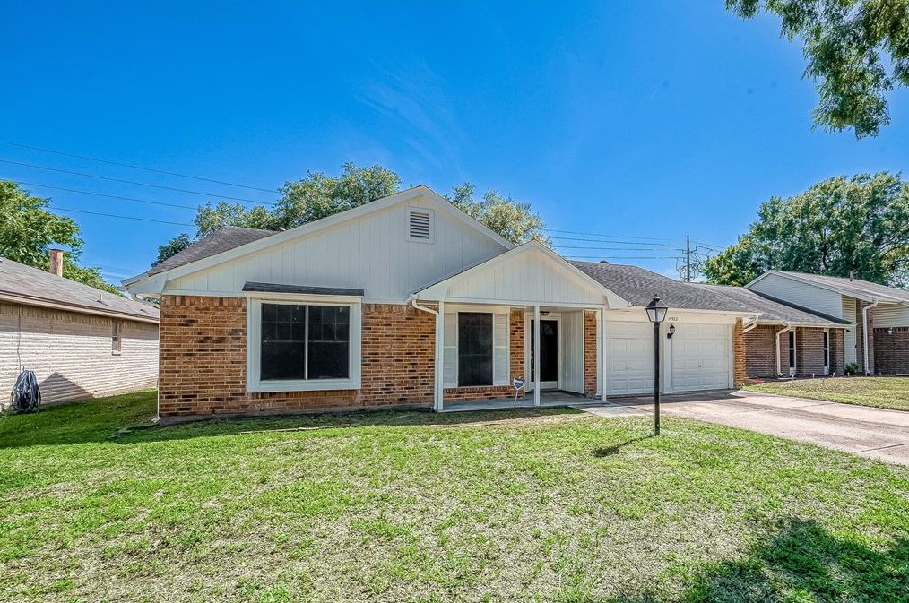 19923 Edensborough Dr, Katy, TX 77449-6648