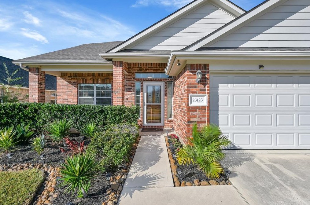 23123 Sawmill Cross Ln, Spring, TX 77373-8579