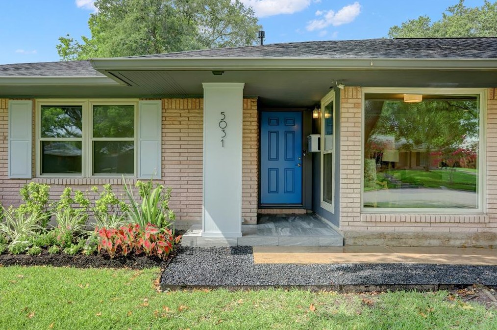 5031 Creekbend Dr, Houston, TX 77035-3140