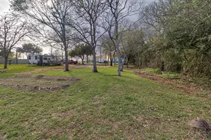 1207 11th St, San Leon, TX 77539 - Photo 8