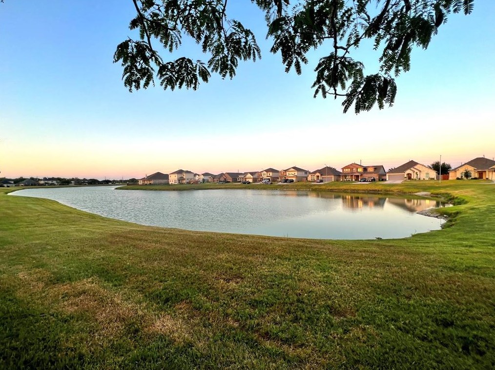 2 Mira Loma Dr, Manvel TX  77578-3348 exterior