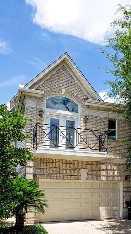 5000 Travis St, Houston TX  77002-9744 exterior
