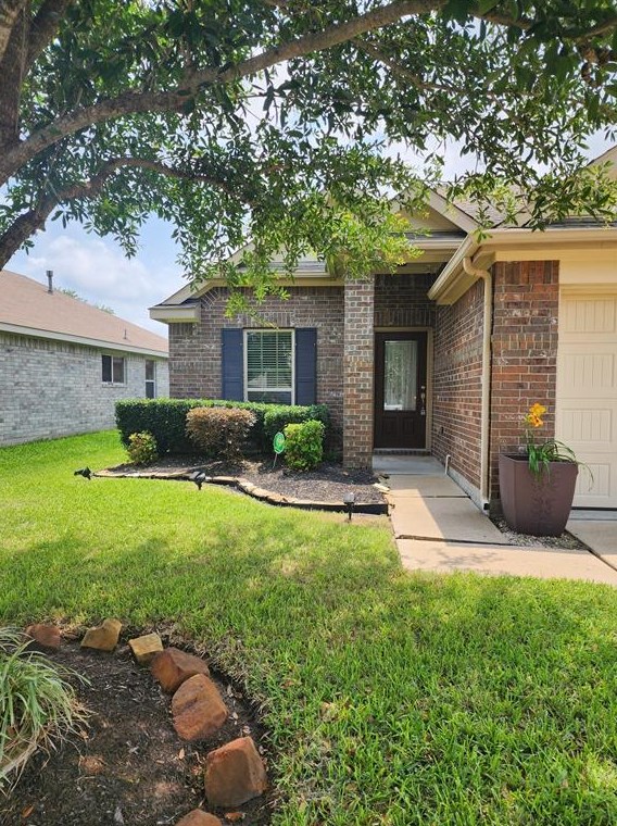 2926 Winslow Forest Ln, Houston, TX 77047-7552