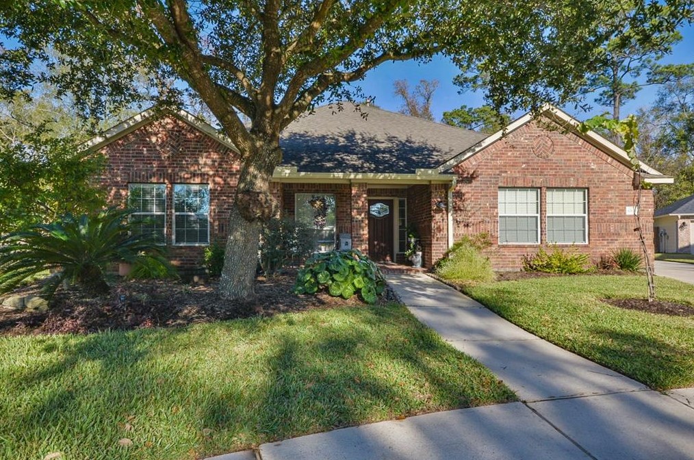 12639 Winding Manor Dr, Houston, TX 77044-6025