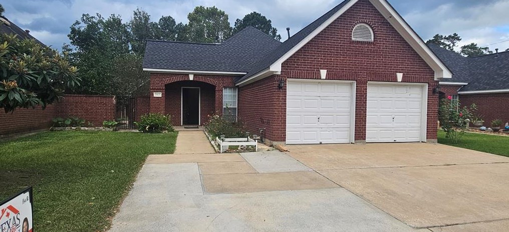 1903 N Travis St, Ames, TX 77575