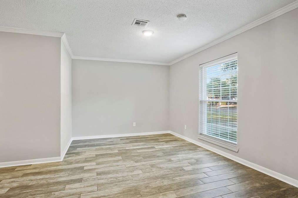 7519 Deep Forest Dr, Houston, TX 77088