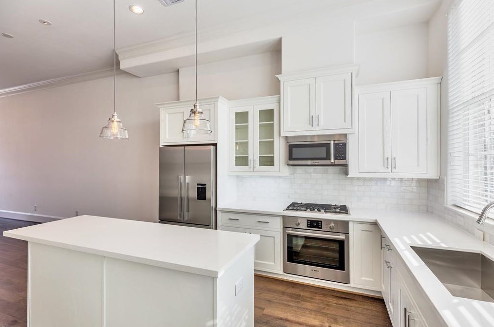 2739 Maxroy St, Houston, TX 77007-1056