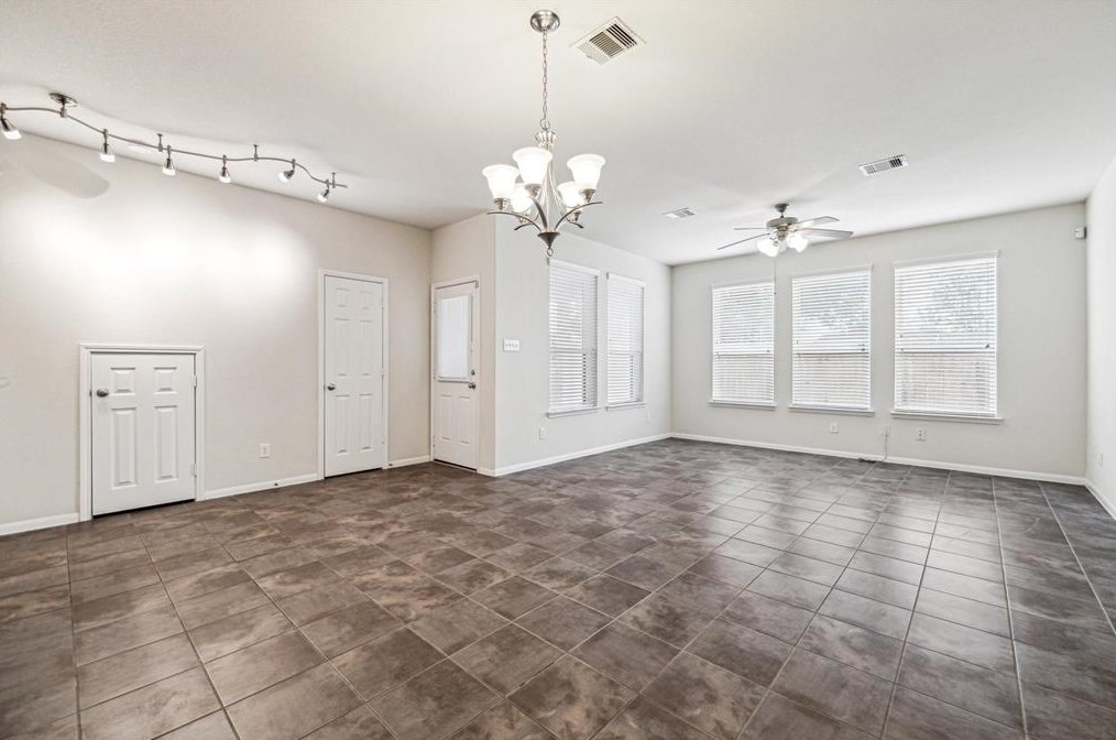 6414 Stoney Creek Dr, Pasadena, TX 77503