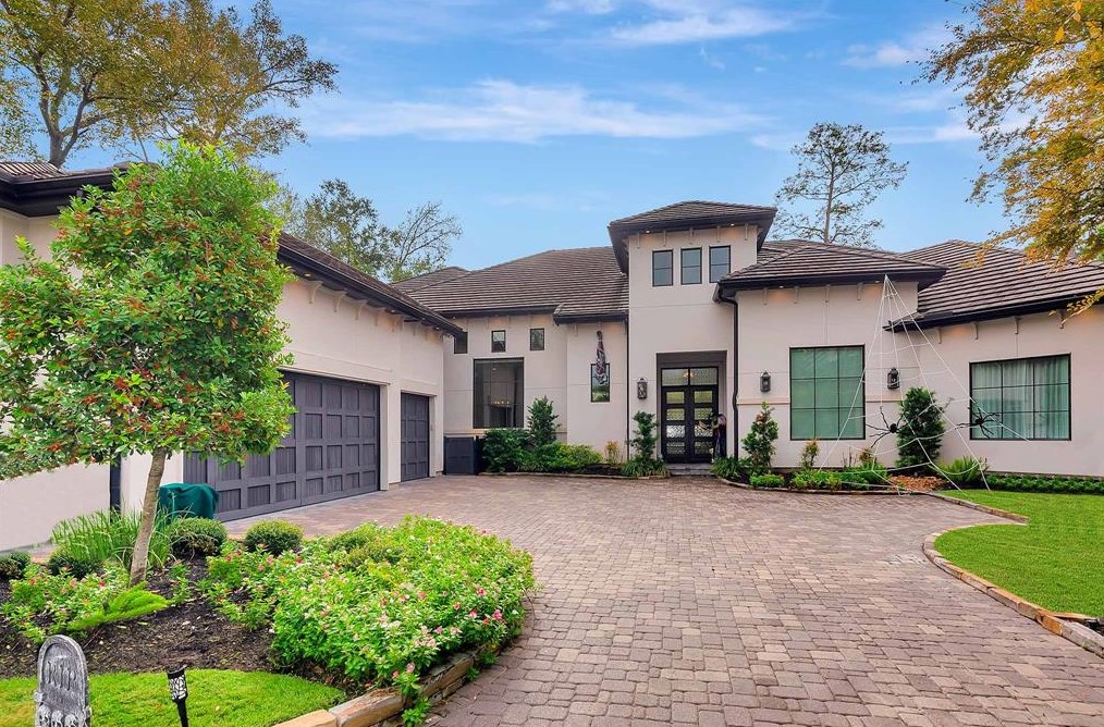 7 Bayou Club Ct, Spring, TX 77389-4092