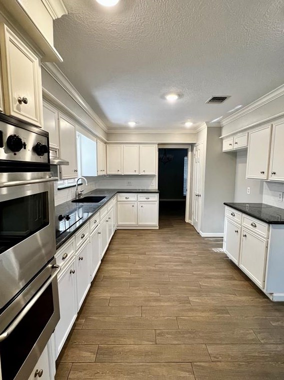 1615 Castlerock Dr, Houston TX  77090-1823 exterior