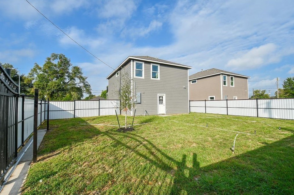 6669 Northdale, Houston TX  77087-6424 exterior