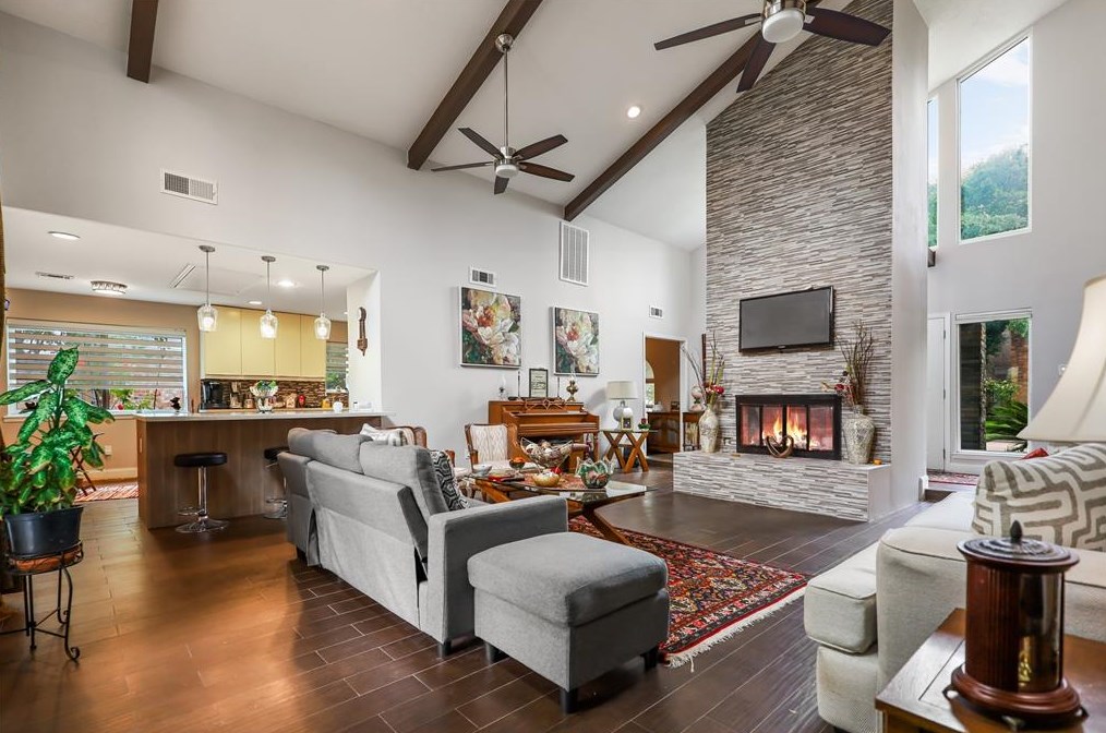 12019 Riverview Dr, Houston, TX 77077-3035