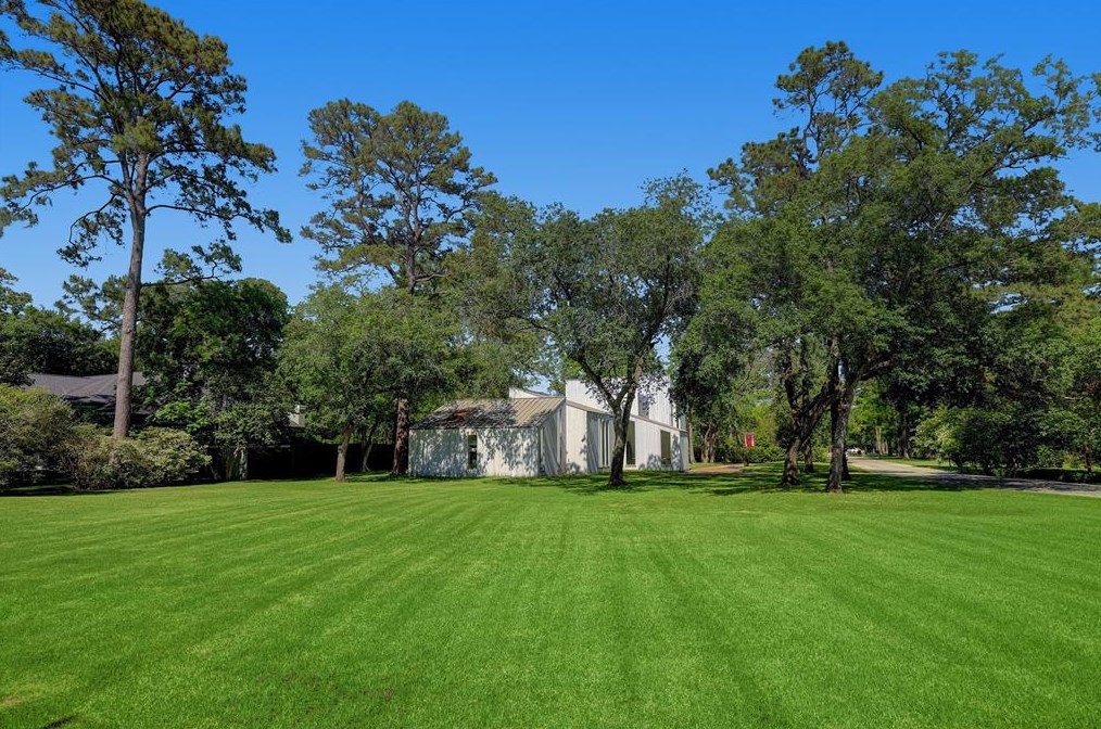 320 Blalock Rd, Houston TX  77024-6535 exterior