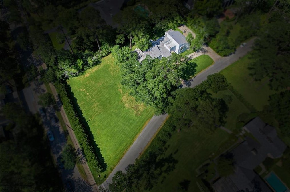 320 Blalock Rd, Houston TX  77024-6535 exterior