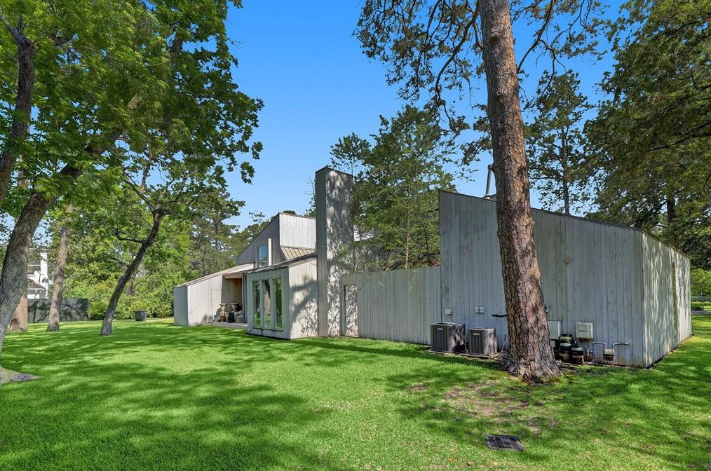 320 Blalock Rd, Houston TX  77024-6535 exterior