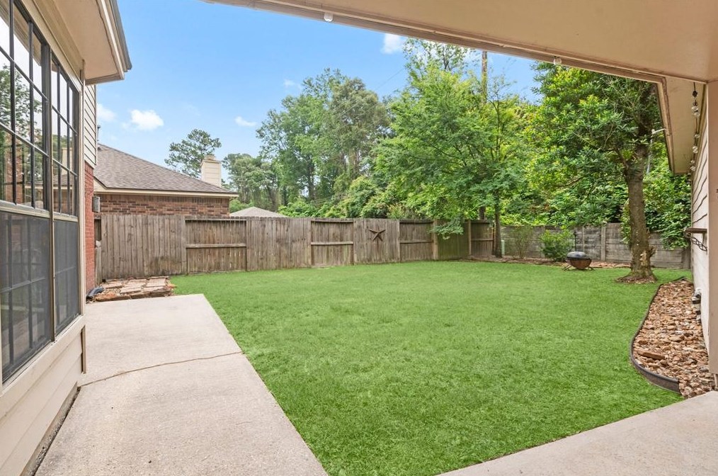 3522 Scenic Valley Dr, Humble TX 77345-1054 exterior