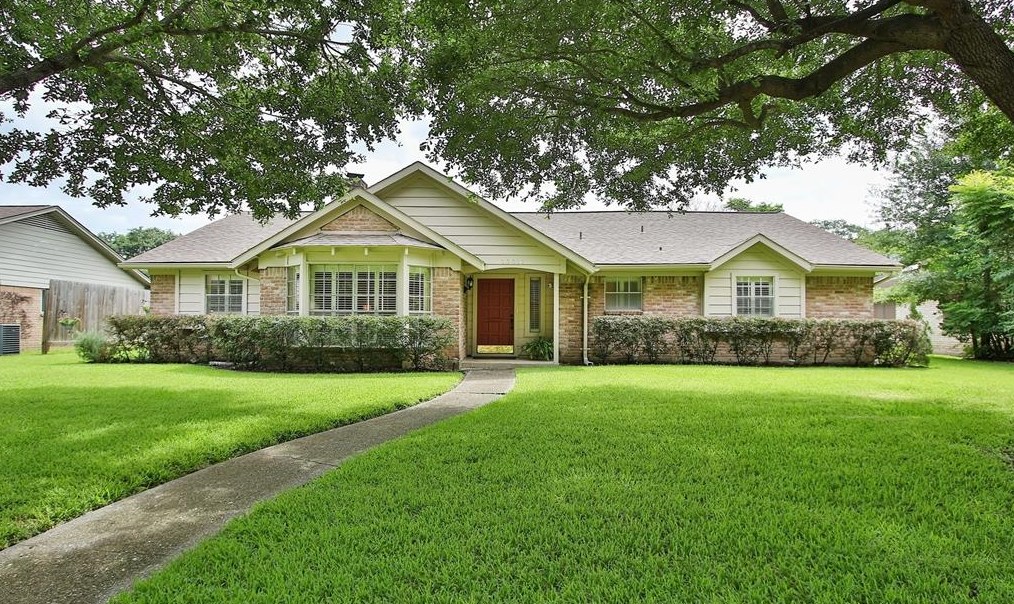 10011 Villa Lea Ln, Houston, TX 77071-1215