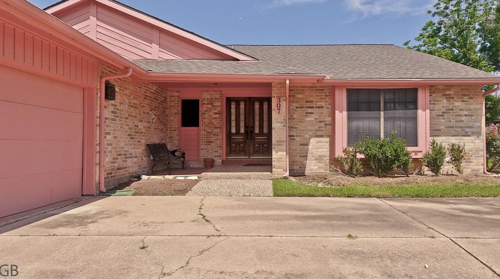 307 Longview Dr, Sugar Land, TX 77478