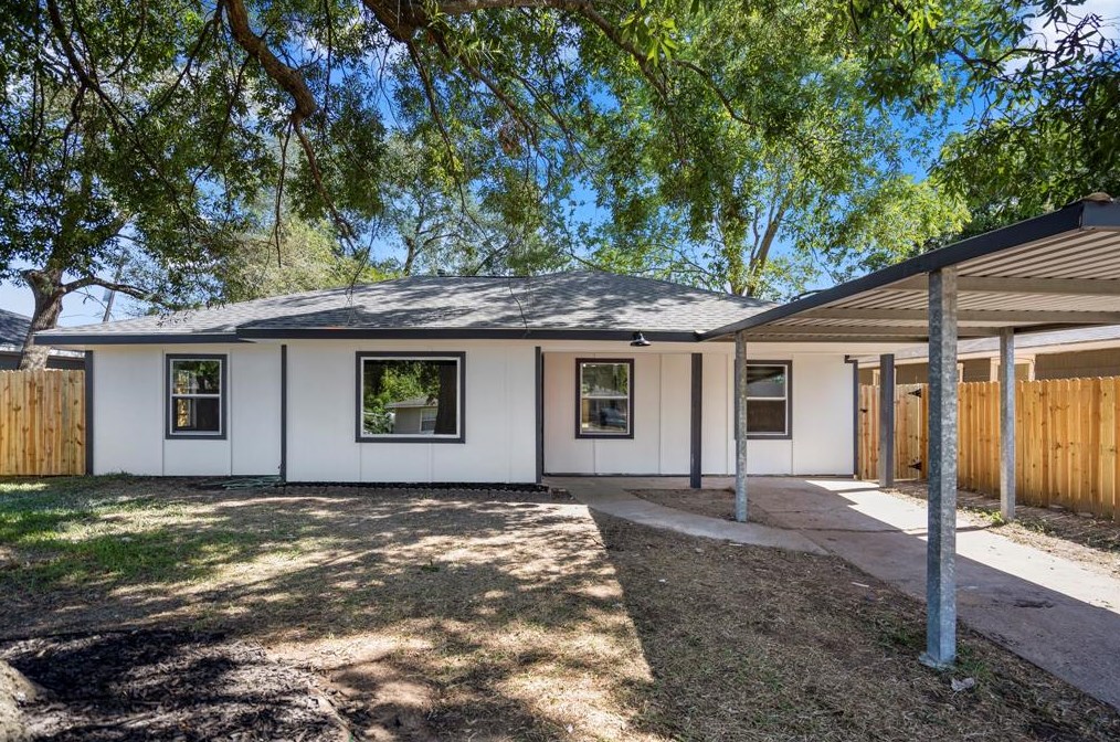 407 Loper St, Houston, TX 77017-4218