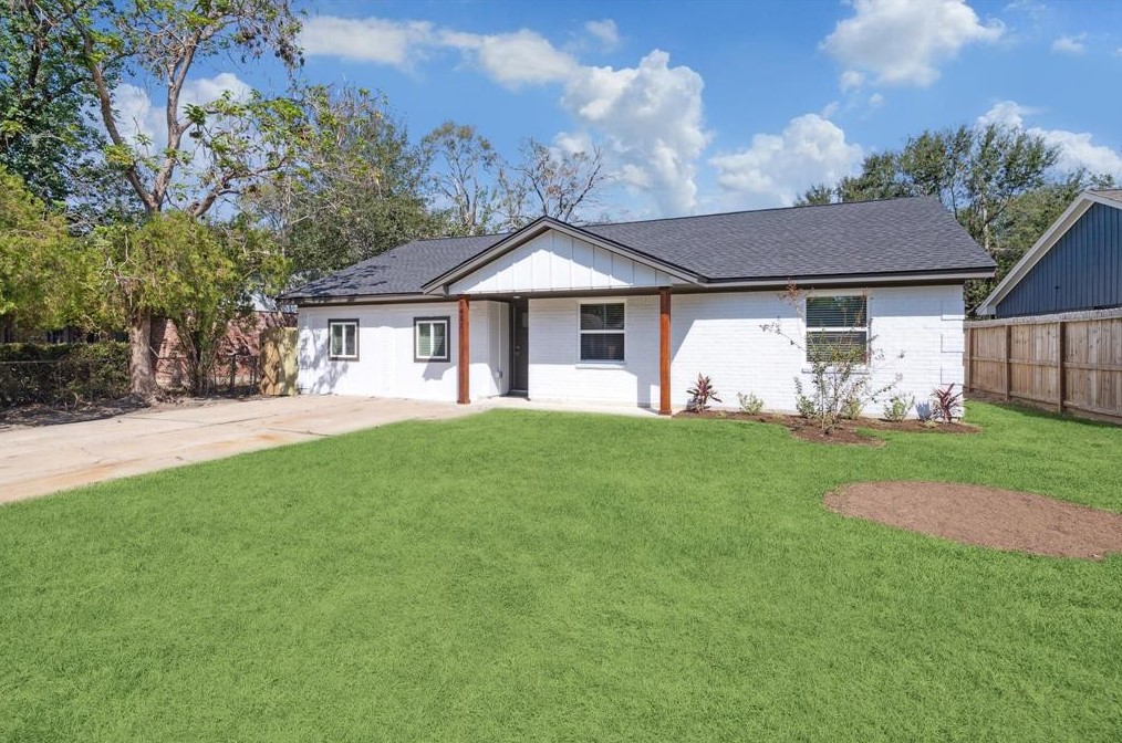 7431 Pinetex Dr, Humble, TX 77396