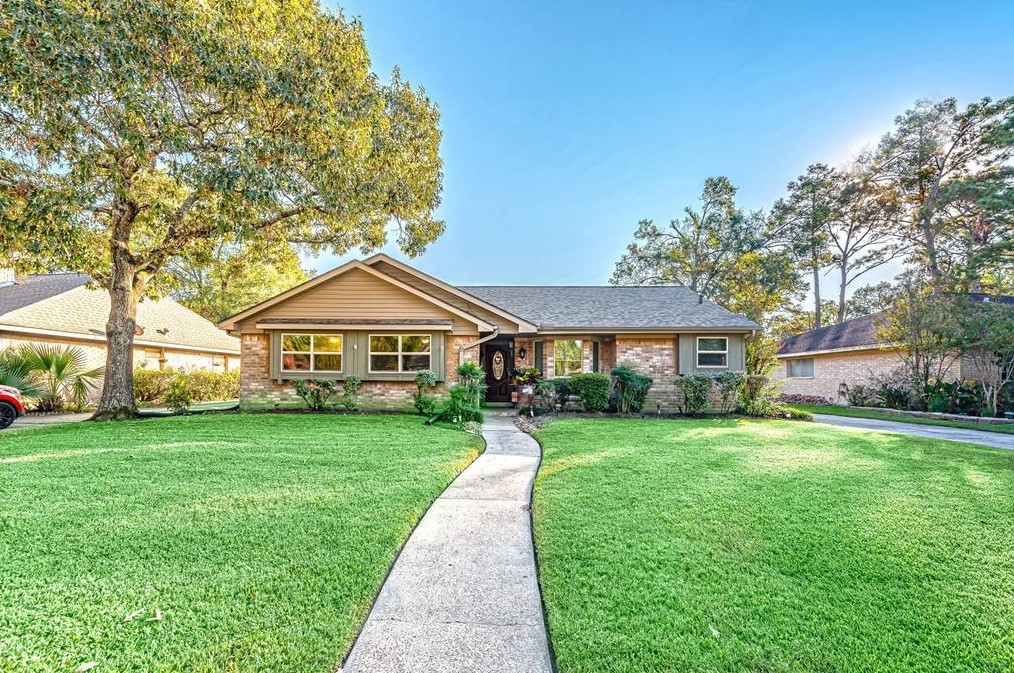 1926 Round Spring Dr, Humble, TX 77339-2225