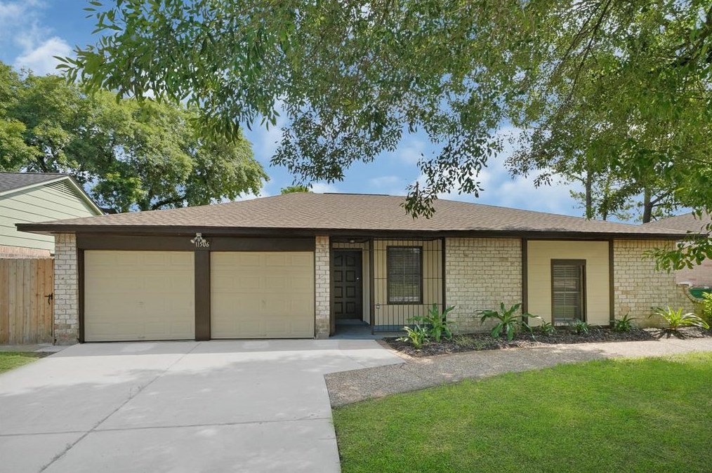 11506 Bellfort Ave, Houston TX  77033-5303 exterior