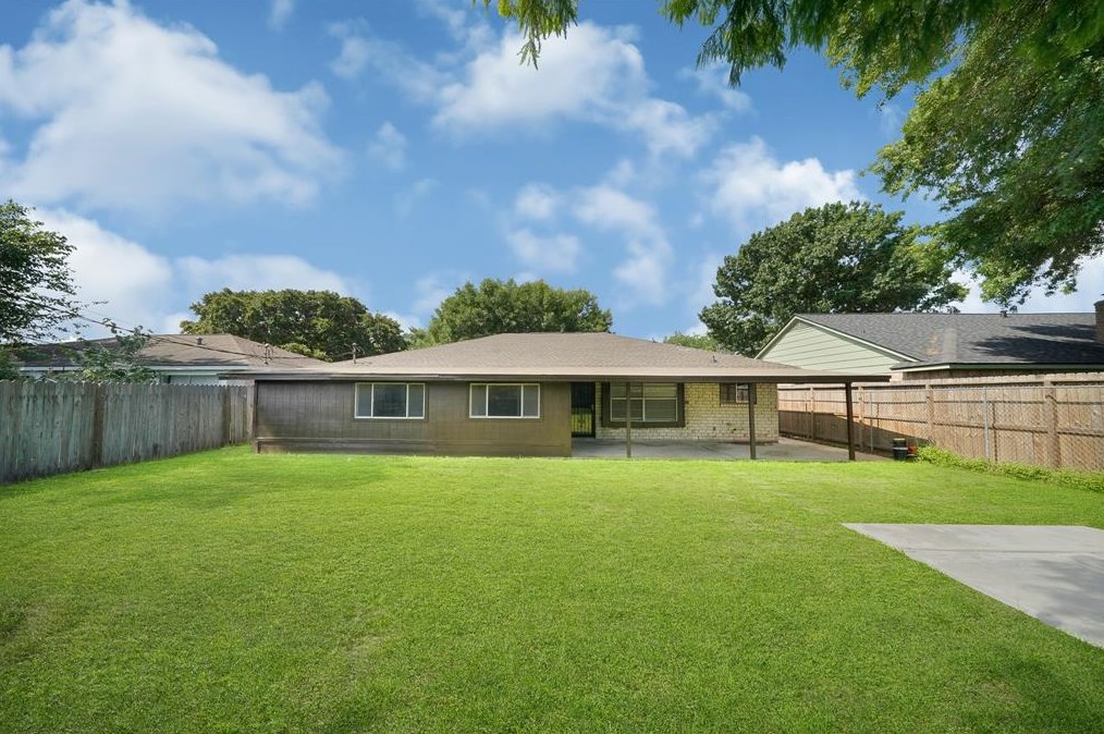 11506 Bellfort Ave, Houston TX  77033-5303 exterior