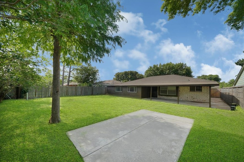 11506 Bellfort Ave, Houston TX  77033-5303 exterior
